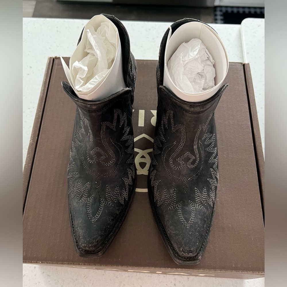 Ariat Dixon Booties
